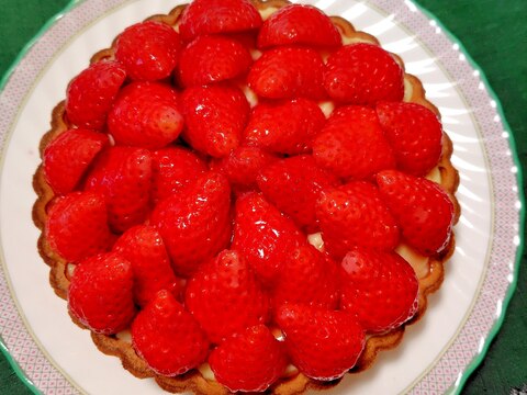 意外に簡単 ラム酒入れて大人のいちごのタルト